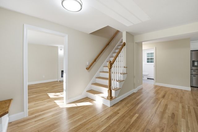 3 Jonathan Ln, Chelmsford, MA 01824