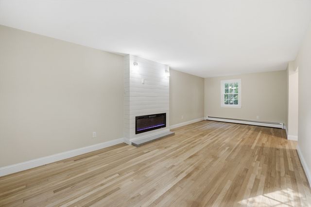 3 Jonathan Ln, Chelmsford, MA 01824