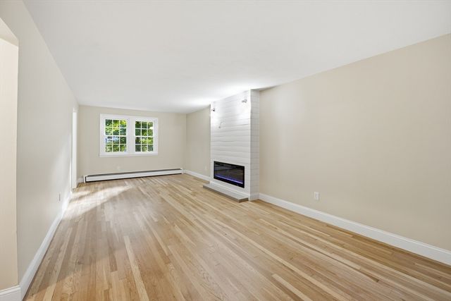 3 Jonathan Ln, Chelmsford, MA 01824