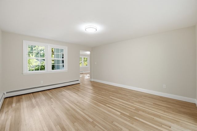 3 Jonathan Ln, Chelmsford, MA 01824