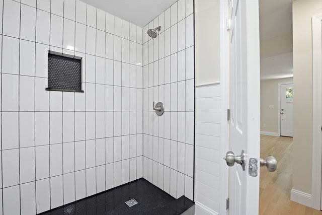 3 Jonathan Ln, Chelmsford, MA 01824