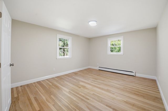 3 Jonathan Ln, Chelmsford, MA 01824