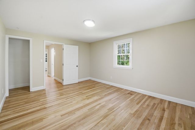 3 Jonathan Ln, Chelmsford, MA 01824
