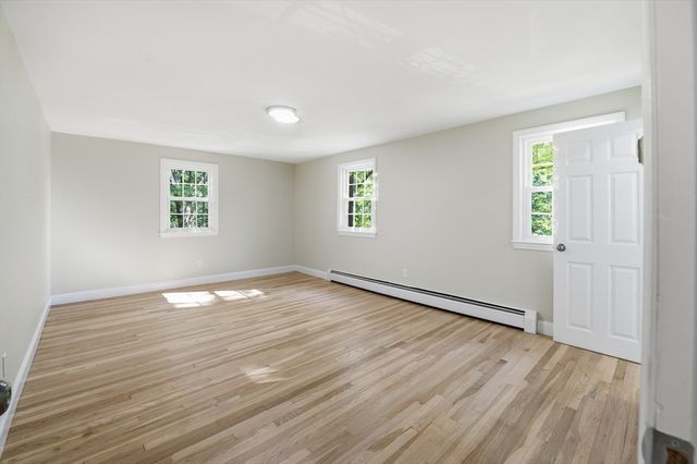 3 Jonathan Ln, Chelmsford, MA 01824
