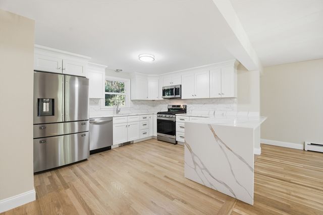 3 Jonathan Ln, Chelmsford, MA 01824