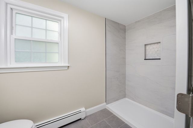 3 Jonathan Ln, Chelmsford, MA 01824