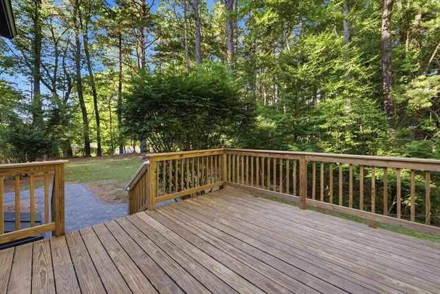 3 Jonathan Ln, Chelmsford, MA 01824