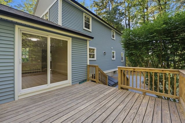 3 Jonathan Ln, Chelmsford, MA 01824