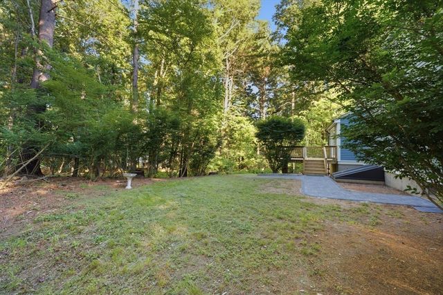3 Jonathan Ln, Chelmsford, MA 01824