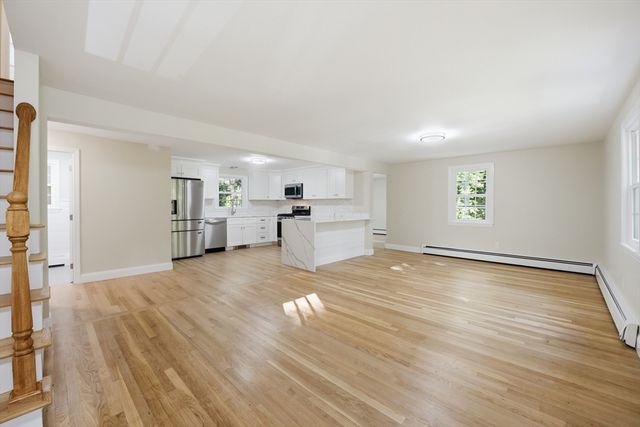 3 Jonathan Ln, Chelmsford, MA 01824