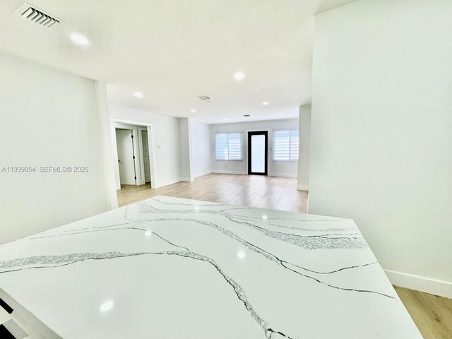 4131 NW 11th Pl, Miami, FL 33127