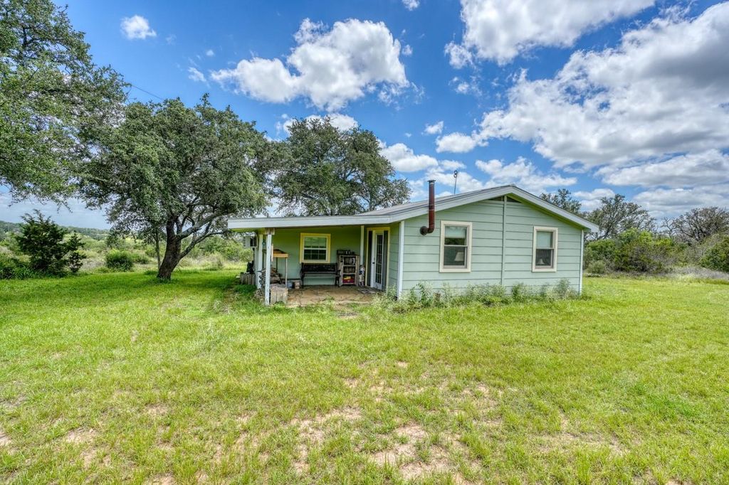 691 Grape Creek RD, Johnson City, TX 78636