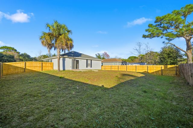 5301 Fargo Court, Gulf Breeze, FL 32563