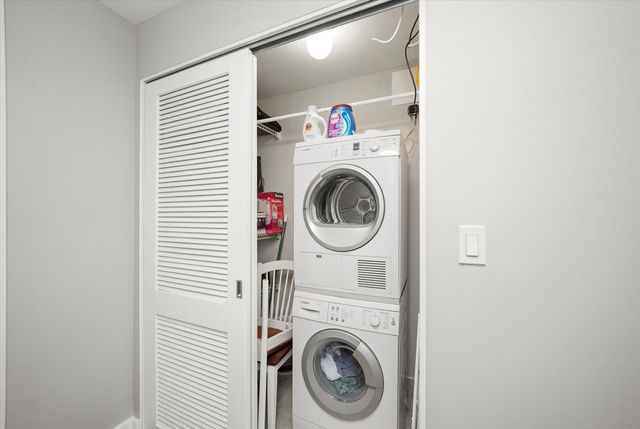 222 E PEARSON Street 2302, Chicago, IL 60611