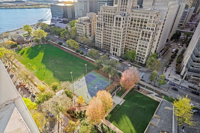 222 E PEARSON Street 2302, Chicago, IL 60611