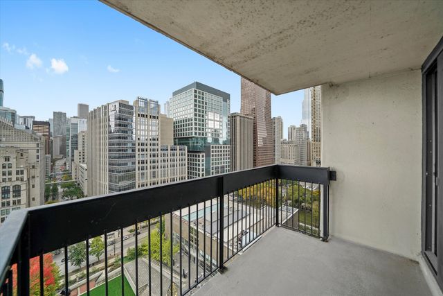 222 E PEARSON Street 2302, Chicago, IL 60611