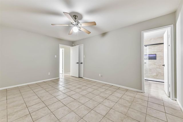 521 29th Avenue N, Texas City, TX 77590