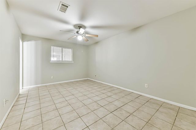 521 29th Avenue N, Texas City, TX 77590