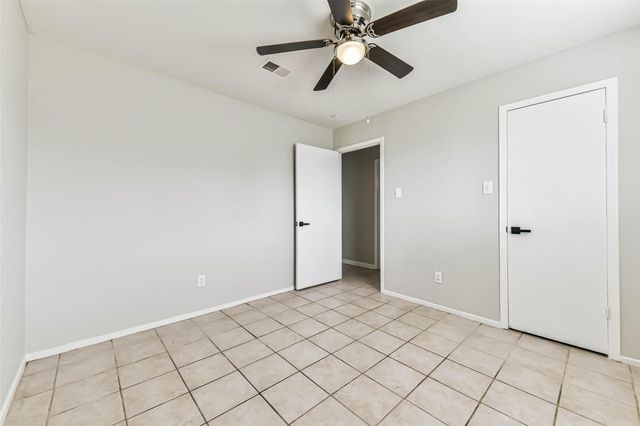 521 29th Avenue N, Texas City, TX 77590