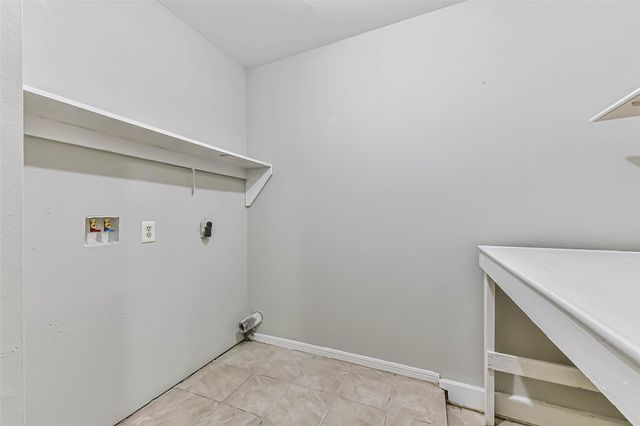 521 29th Avenue N, Texas City, TX 77590