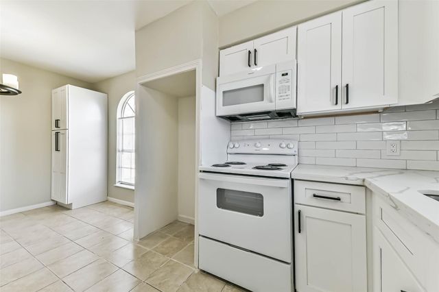 521 29th Avenue N, Texas City, TX 77590