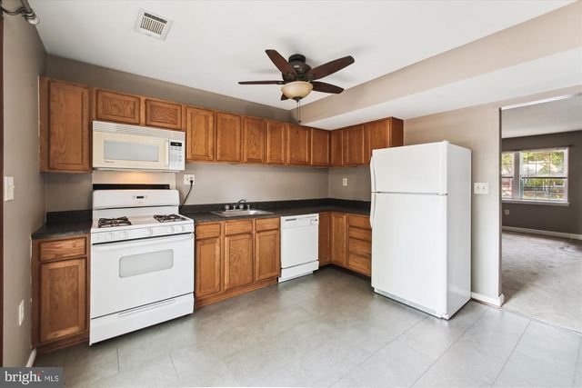8422 NORWOOD DR #8422, Millersville, MD 21108