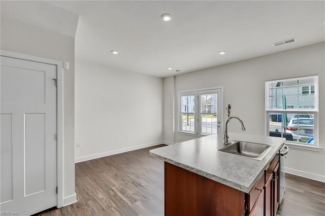279 Brittlebrush DR, Portsmouth, VA 23701