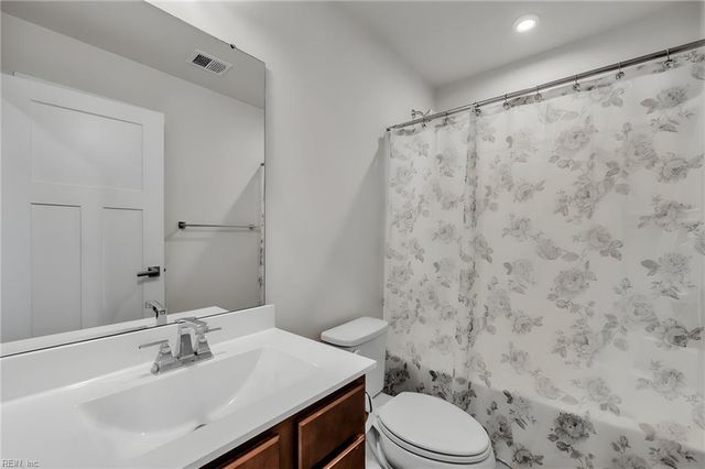 279 Brittlebrush DR, Portsmouth, VA 23701