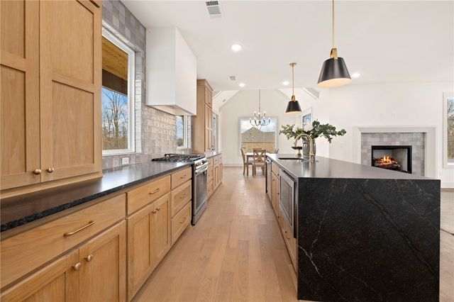 17 Malone Drive, Bella Vista, AR 72715