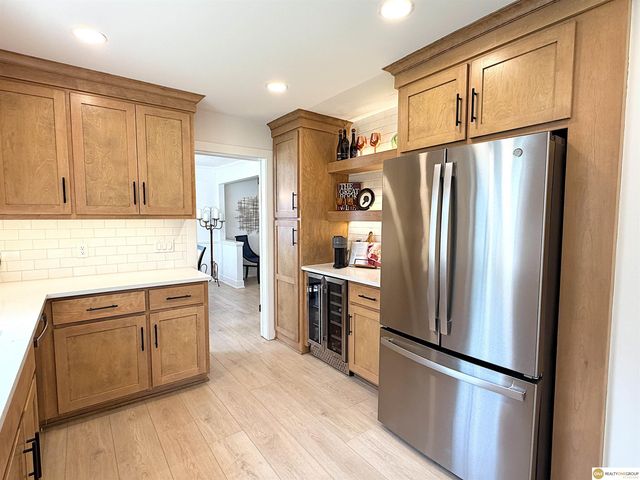 1016 Meadow Road, Omaha, NE 68154