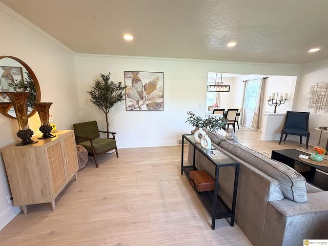 1016 Meadow Road, Omaha, NE 68154