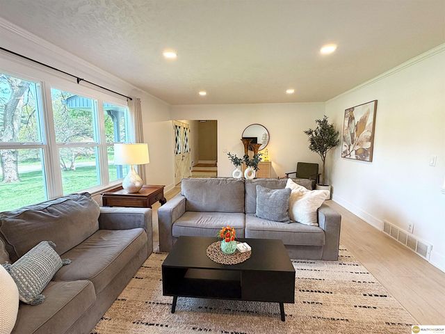 1016 Meadow Road, Omaha, NE 68154
