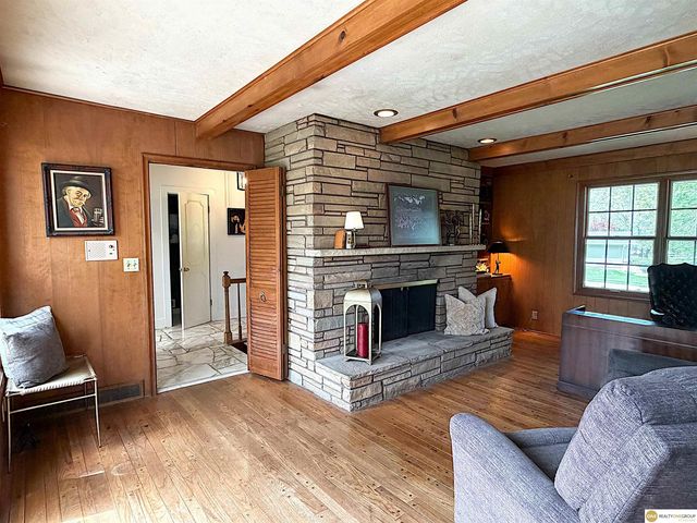 1016 Meadow Road, Omaha, NE 68154