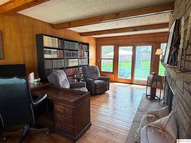1016 Meadow Road, Omaha, NE 68154