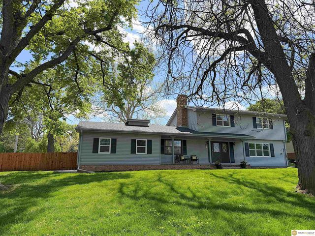 1016 Meadow Road, Omaha, NE 68154