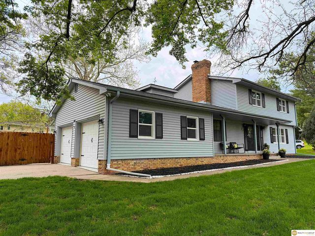 1016 Meadow Road, Omaha, NE 68154
