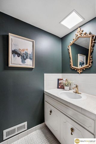 1016 Meadow Road, Omaha, NE 68154