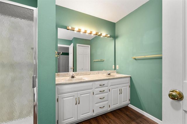137 Canterbury Road, Eau Claire, WI 54701