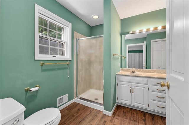 137 Canterbury Road, Eau Claire, WI 54701