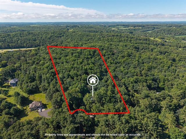 137 Canterbury Road, Eau Claire, WI 54701