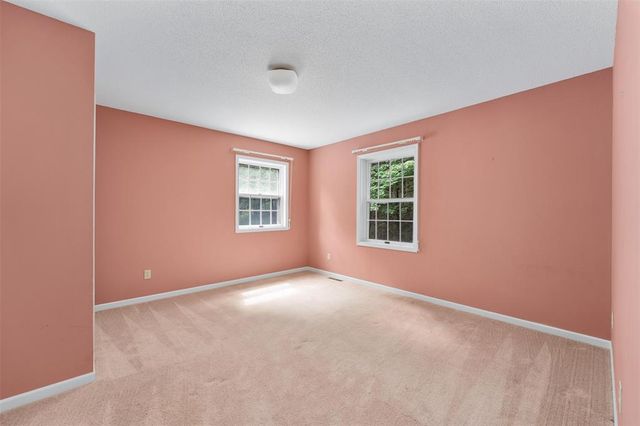137 Canterbury Road, Eau Claire, WI 54701