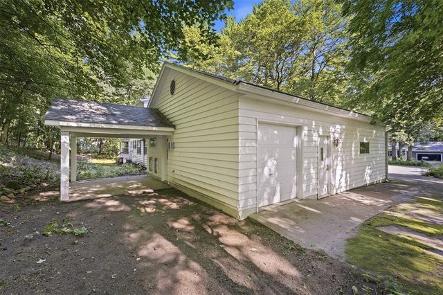 137 Canterbury Road, Eau Claire, WI 54701