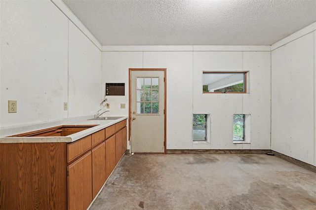 137 Canterbury Road, Eau Claire, WI 54701