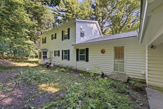 137 Canterbury Road, Eau Claire, WI 54701