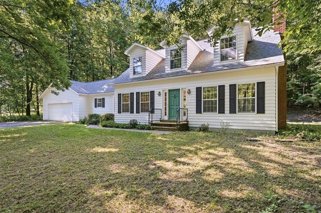 137 Canterbury Road, Eau Claire, WI 54701