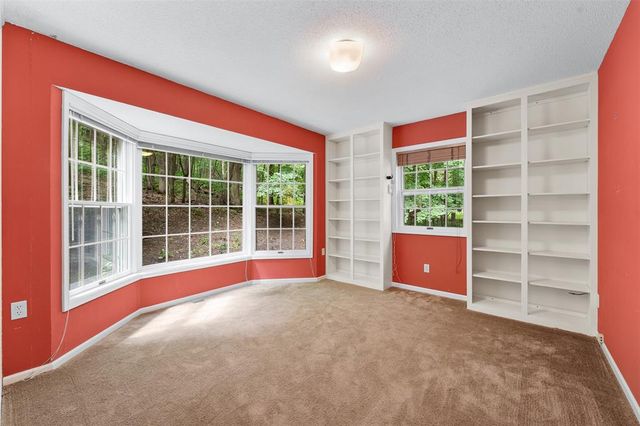 137 Canterbury Road, Eau Claire, WI 54701