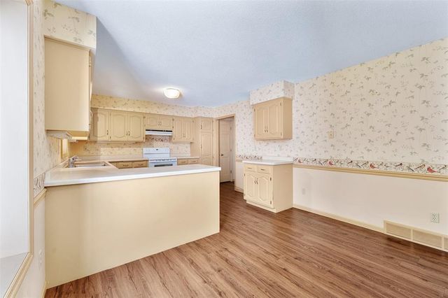 137 Canterbury Road, Eau Claire, WI 54701
