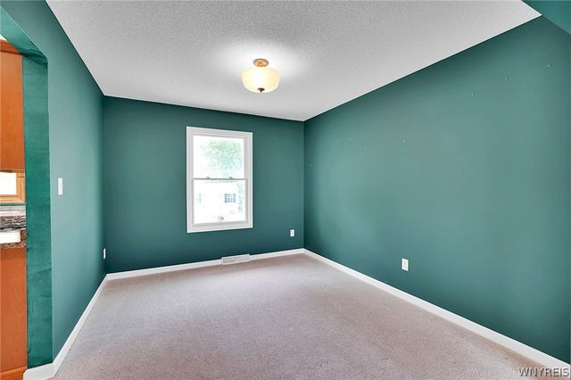 43 Caldwell Drive, West Seneca, NY 14224