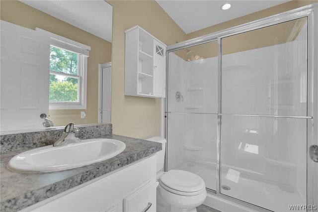 43 Caldwell Drive, West Seneca, NY 14224