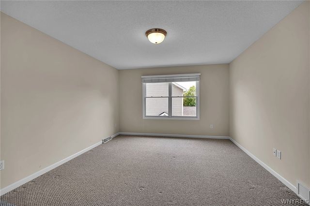 43 Caldwell Drive, West Seneca, NY 14224